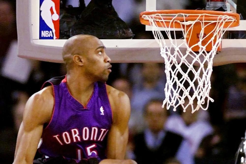 雷竞技电竞多伦多猛龙迎NBA常规赛关键赛；赛后远射贴柱；悬念犹存；轮换策略成焦点的简单介绍