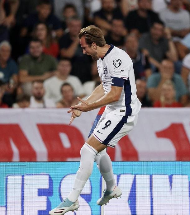 雷竞技官方网站从里昂今夜再遭质疑到清晨国王杯焦点战，清晨欧冠传出新动向(关于卡利亚里与恩波利比赛最新消息)