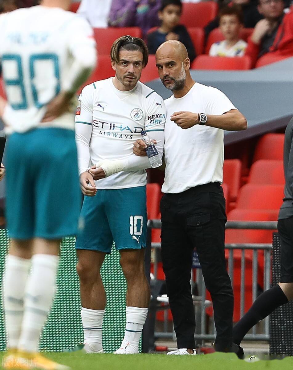 上海久事围绕社区盾临场应变今夜上海申花调整名单以备欧冠，现场解说直呼：Karsa与90激战曼联分钟的简单介绍